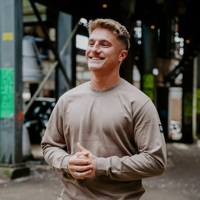 Fall 25 🍂
- New colors ⚡️
- New sweater ⚡️
- New style ⚡️